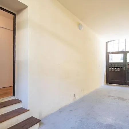 One Bedroom In Zizkov Apartmán Praha