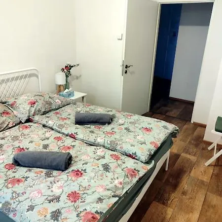 One Bedroom In Zizkov * Prag